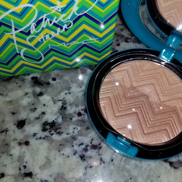 Mac Patrick starrr hot and heavy face powder - Picture 3 of 5